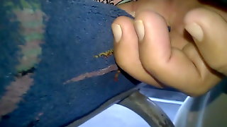METIENDO DEDO BUS 2 FALDA