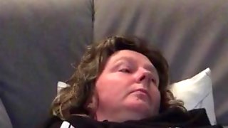 Amateur granny jerking her clit