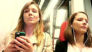 Excited Girl - U-Bahn 2