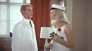 Uden en traevl - (Without a stitch) -