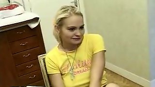 French - FANNY 01 - Chez le docteur