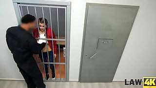 LAW4k. Skinny miss Cindy Shine sells