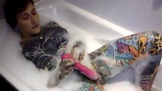 Hermaphrodite Tub Vibrator fun