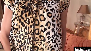 Sexy wife wants to do anal