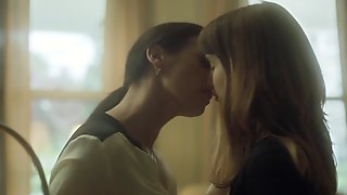 Rooney Mara, Catherine Zeta-Jones - Side