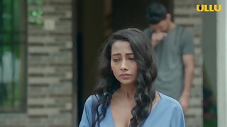 Passionate Indian milf reveals her petite