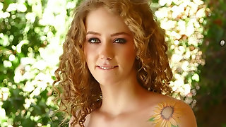Pretty girl Kimber Day strips and gets