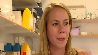 Het maken van een seks pop als kopie van